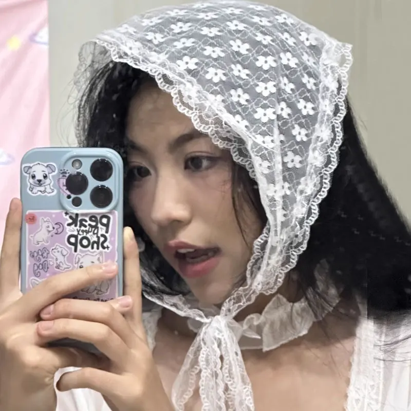 

Lace Flower Elegant Temperament Lace Female Flower White Sweet Triangle Scarf Thin Breathable Ribbon Artistic Style Travel Photo