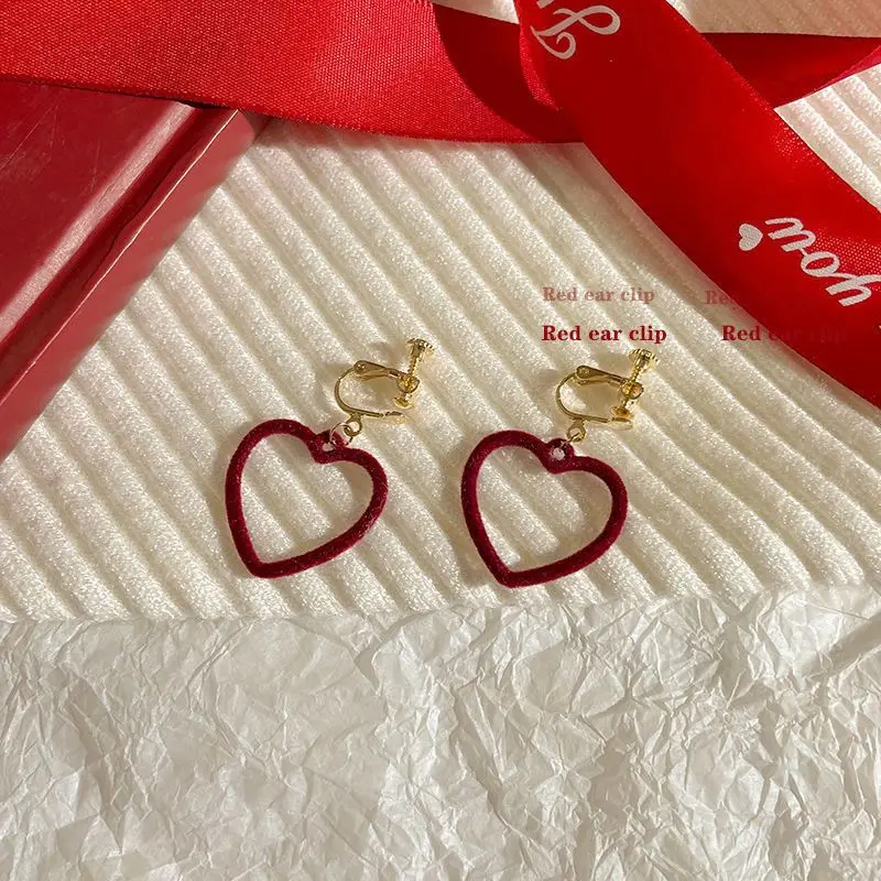 New Flocking Velvet Heart Clip Earrings without Piercing Wine Red Hollow Love Heart Pendants Ear Clips Korean Fashion Ear Cuff