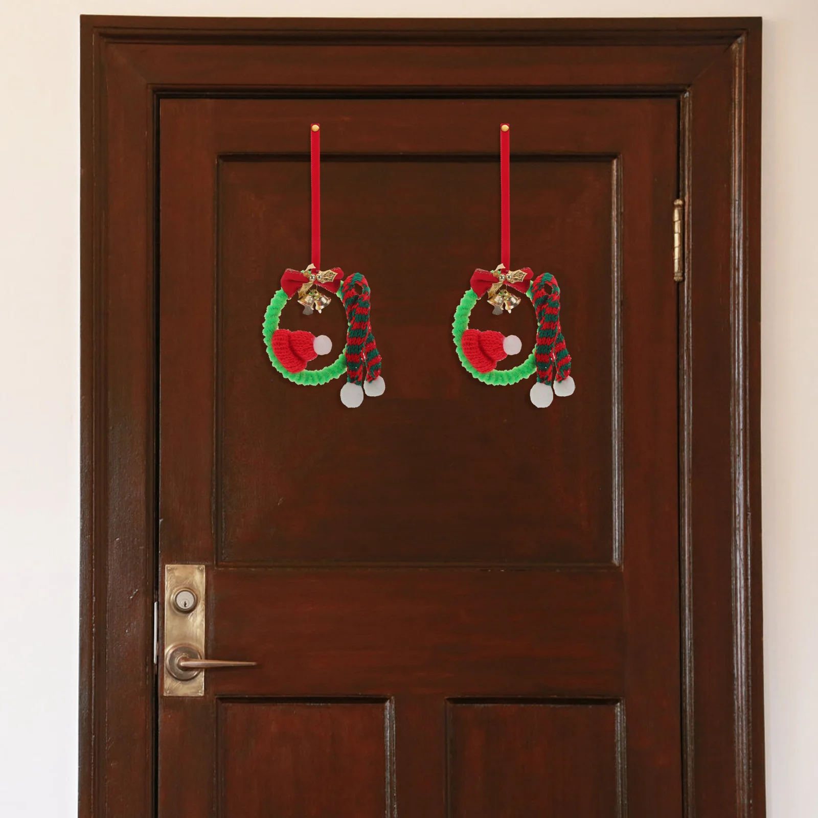 

4Pcs Christmas Mini Wreath Ornaments Small Green Artificial Wreaths for Door Window Kitchen Holiday Decoration Seasonal Home