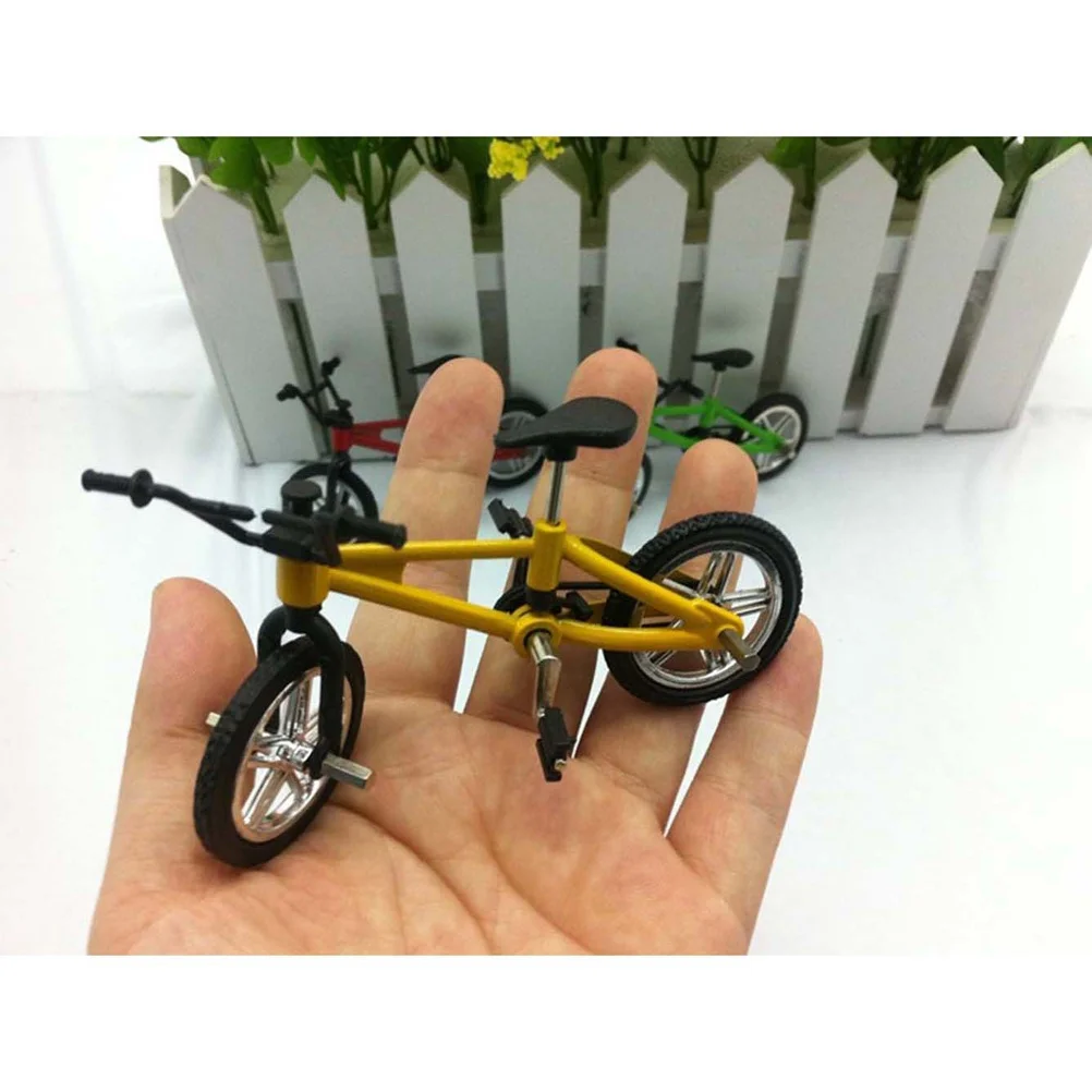 

4Pcs 1:18 Alloy Bicycle Miniature Bright Color for Kids Playing Collection Decoration Finger Bike Finger Bicycle