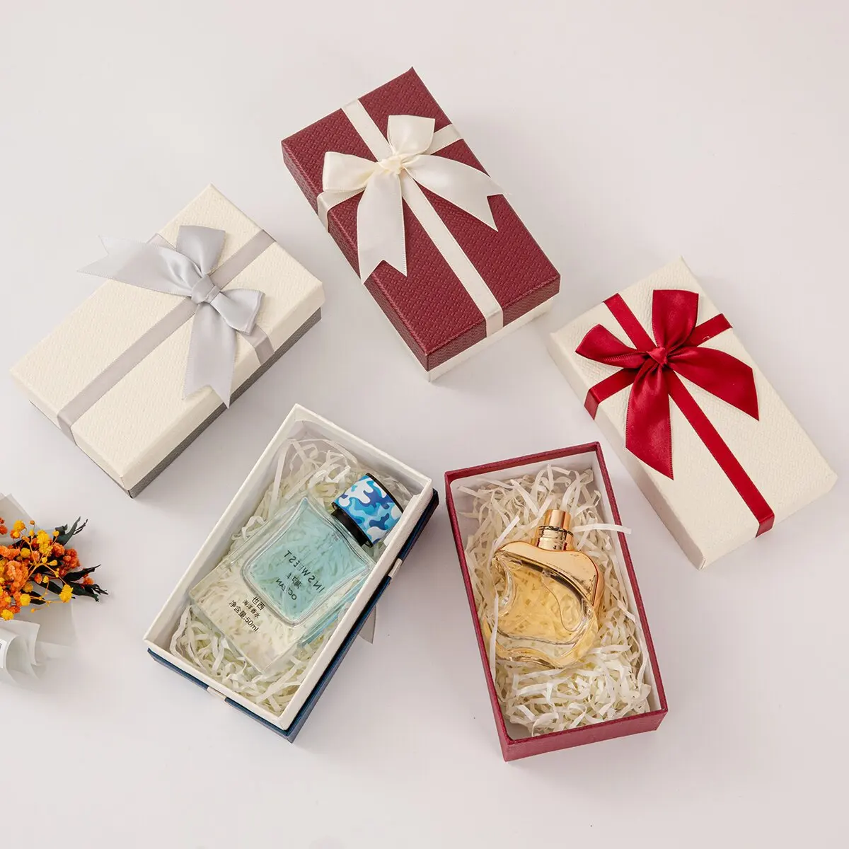 Valentine's Day Birthday Gift Box Happy Candy Box, Bow Lipstick Box, Holiday Gift Box, Heaven and Earth Cover Grab Clip Gift Box
