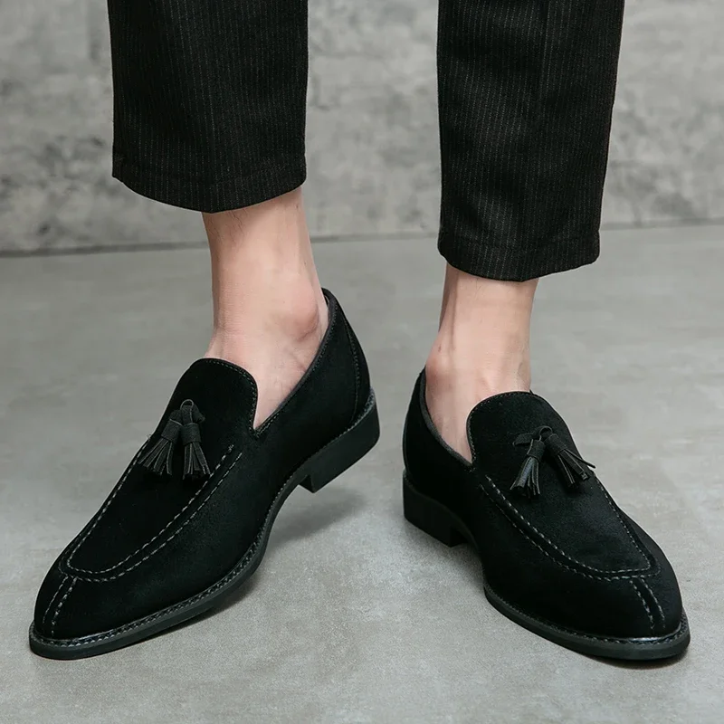 2024 Brand Men Loafers Suede Leather Shoes Vintage Slip-on Classic Casual Men Driving Wedding Male Tassel pointed Dress Shoes