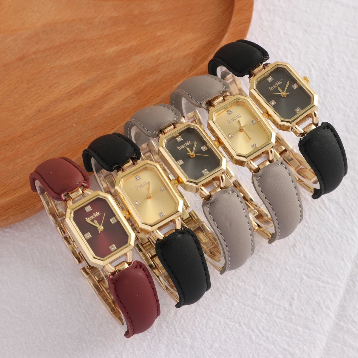 

Retro High-End Luxury Gold Watch for Women leather Design Bracelet Quartz Women's Watches Medieval Wristwatches Reloj De Mujer