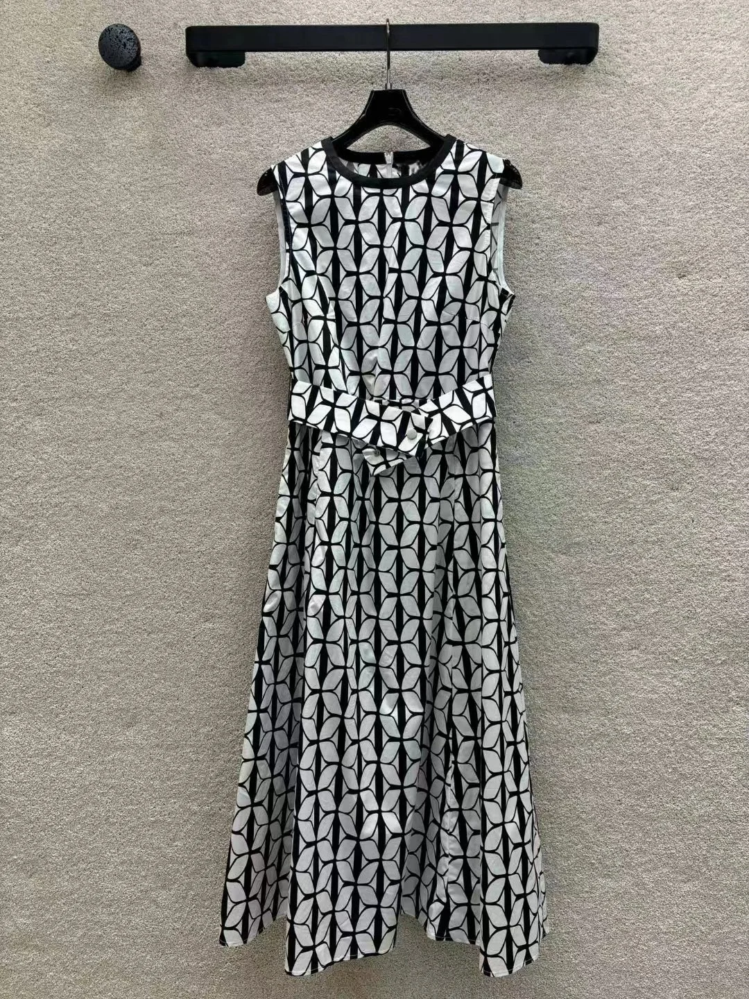 

High end customized new women's round neck sleeveless printed dress