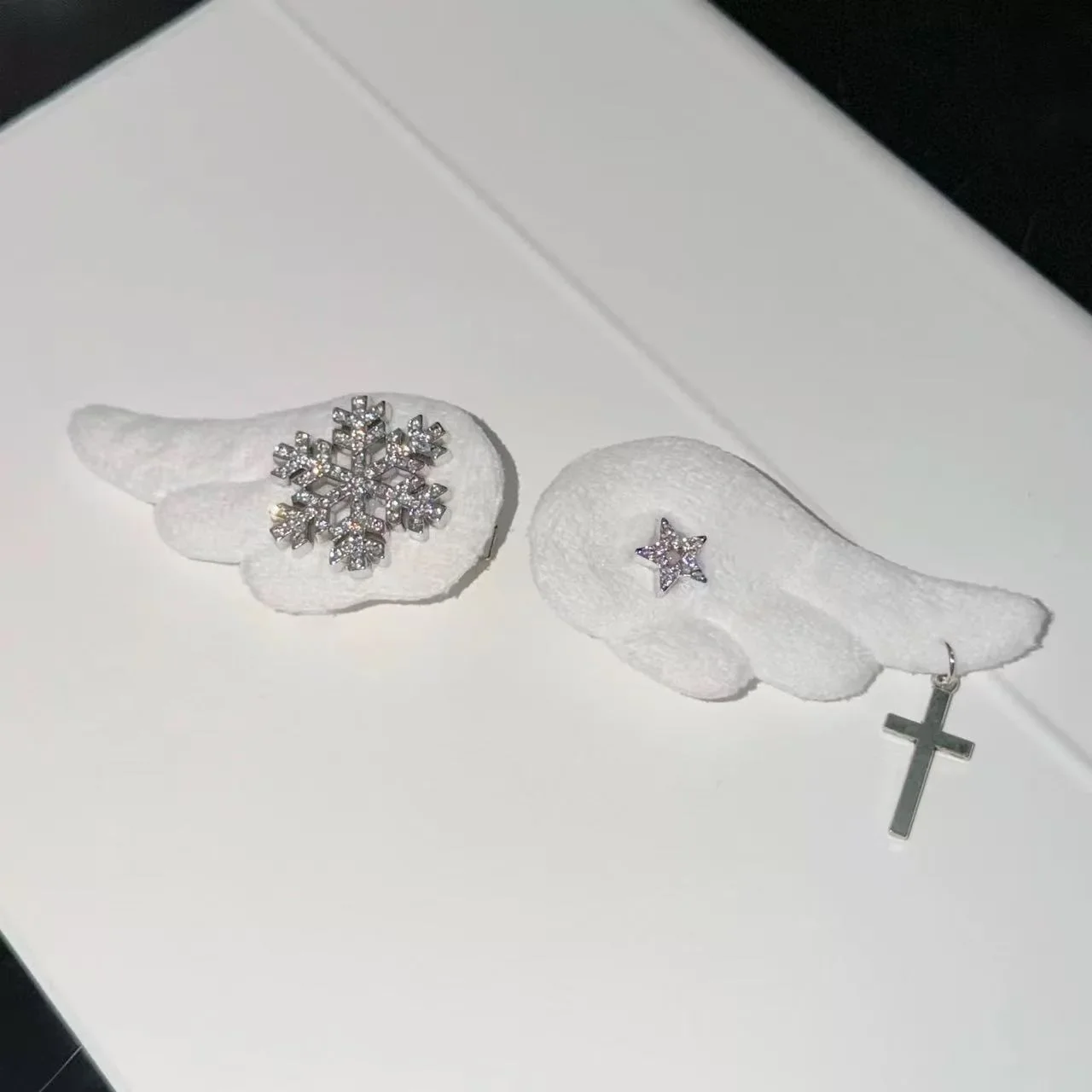 Y2K Sweet Cute Angel Wing Snowflake Cross Plush Hairpins Korean Girls Hair Clip Accessories Barrettes Hair Clips Headdress 5