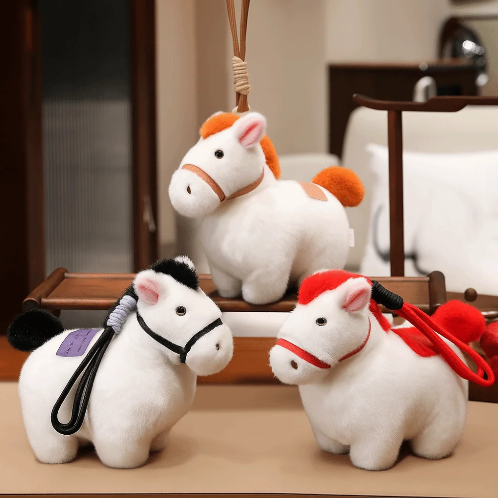 Ciondolo Pony Cartoon Steed Doll Animale Regalo di Capodanno cinese Portachiavi con cavallo di peluche ripiene in stile cinese Decorazioni festive
