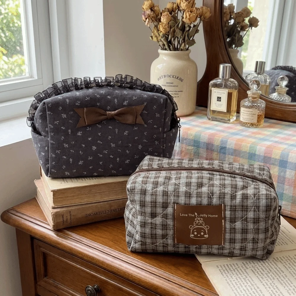 Vintage Large Capacity Lace Trim Makeup Bag Bear Cartoon Cosmetic Storage Bag Checkered Polyester Toiletry Organizer Purse Women