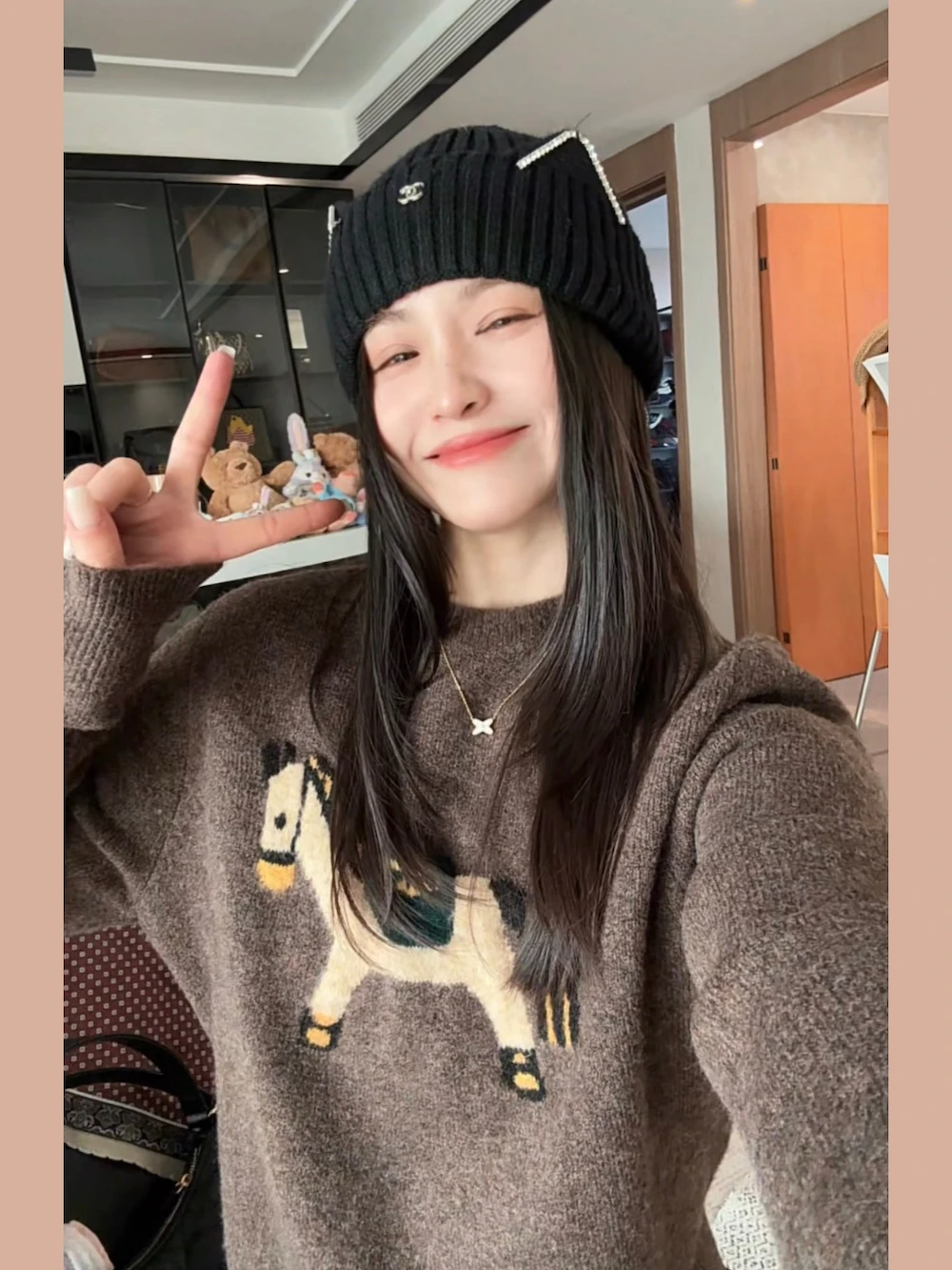 

Повседневный свободный женский вязаный свитер Zheng Chun Hua Er из смесовой шерсти с маленькими кисточками и цветочным узором, ультрамягкий, с круглым вырезом