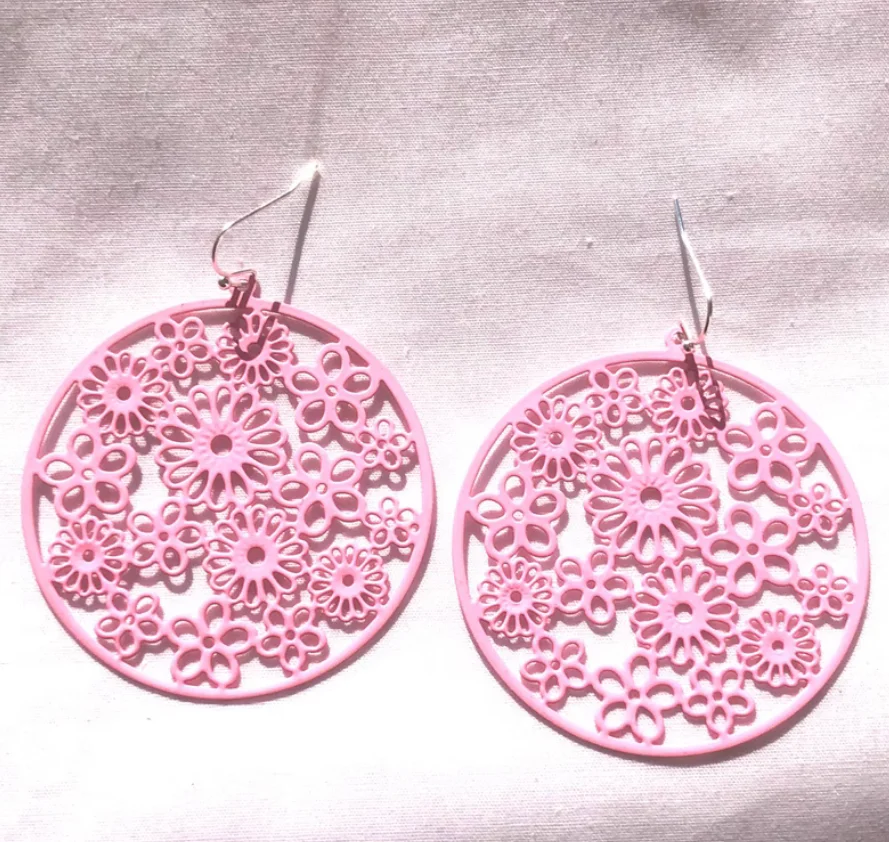 Foreign trade trendy jewelry, original European and American style, new high-quality and elegant abstract hollowed-out floral ea