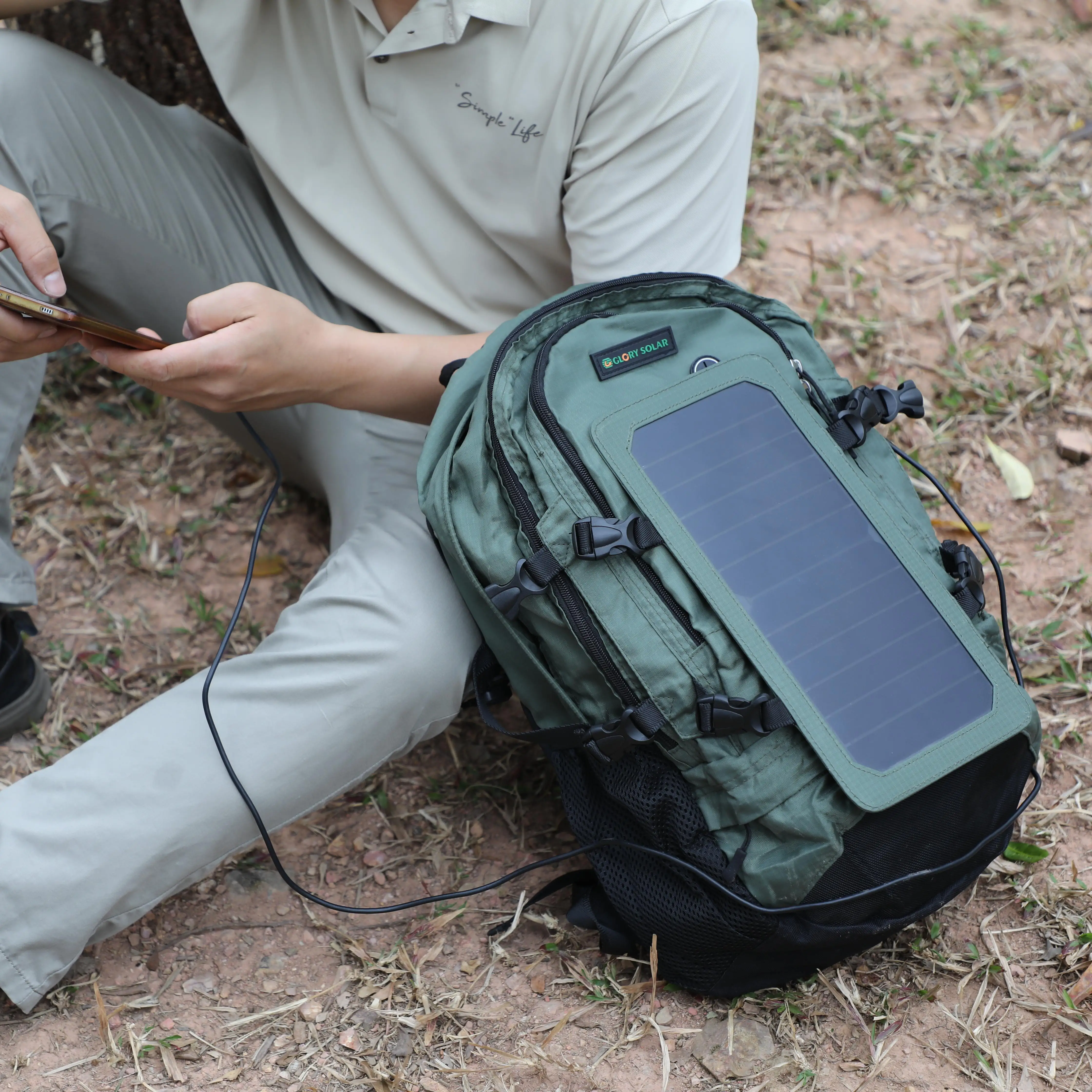 Hiking Solar Panel Backpack 30-40L Waterproof Polyester High Efficiency 6.5W USB Charger CE/ROHS Certified for Digital