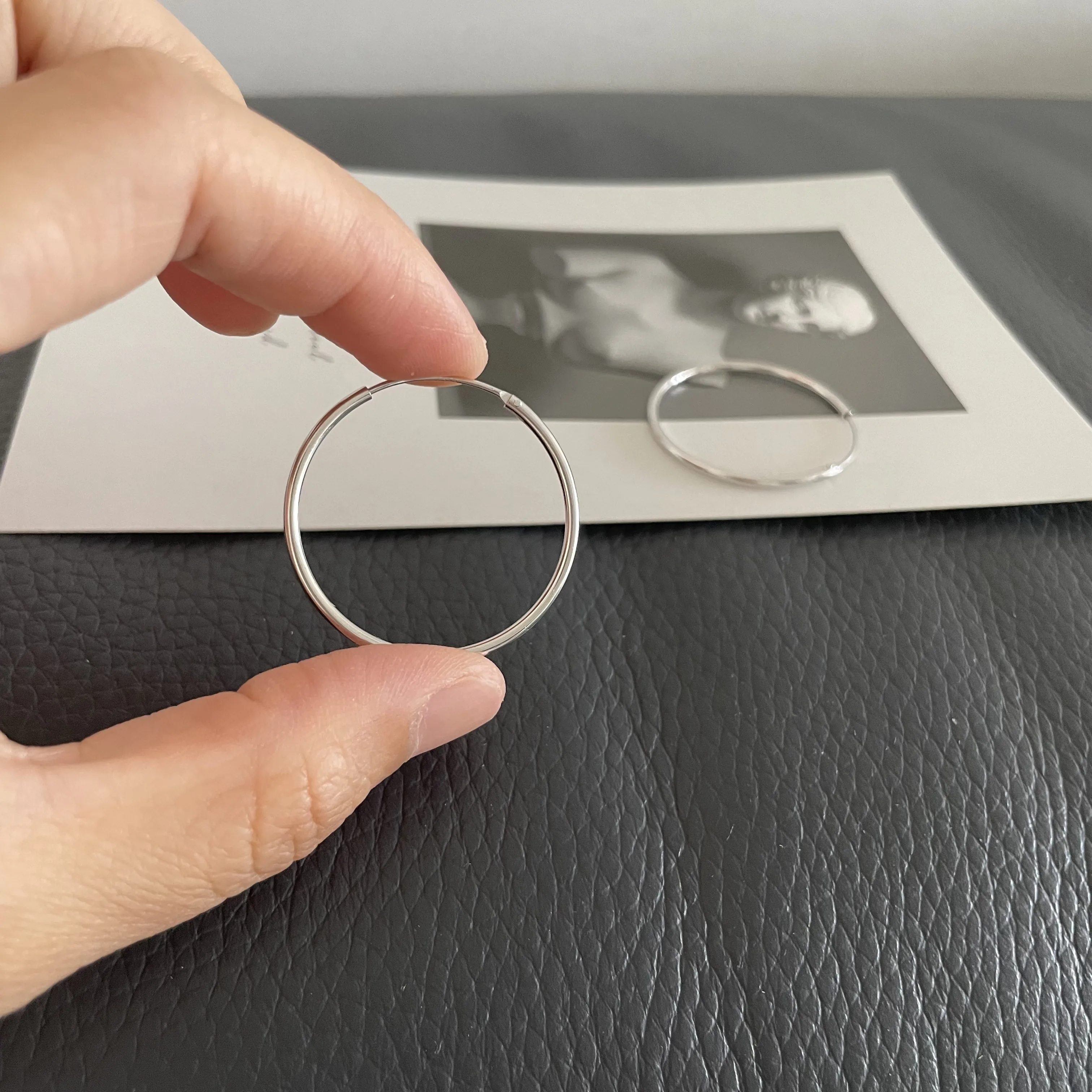 

Женские серьги-кольца из стерлингового серебра 925 пробы, простые и универсальные комплекты ювелирных изделий, диаметр 30 мм