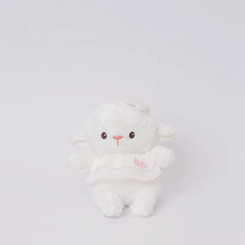 Dernière crème simulée agneau poupée Kawaii peluche jouet à la main poupée dessin animé mignon cadeau d'anniversaire pour enfants poupée amusante