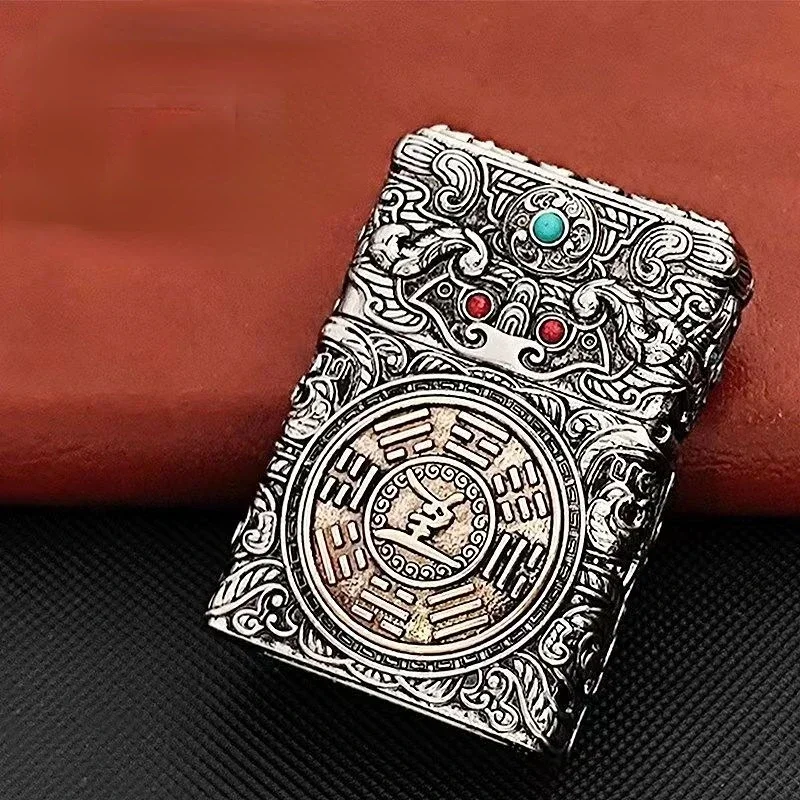 Heavy Armor Embossed Kerosene Lighter Rotatable Decompression Astrolabe Four-image Grinding Wheel Pure Copper Old Collection