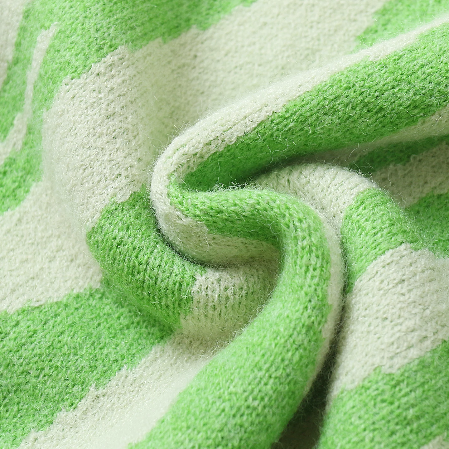 เสื้อสเวตเตอร์ไหมพรมทรงกลมแฟชั่น รุ่นใหม่สำหรับฤดูใบไม้ร่วงและฤดูหนาว ทรงเข้ารูปสไตล์วินเทจสำหรับผู้หญิง รุ่น 32588