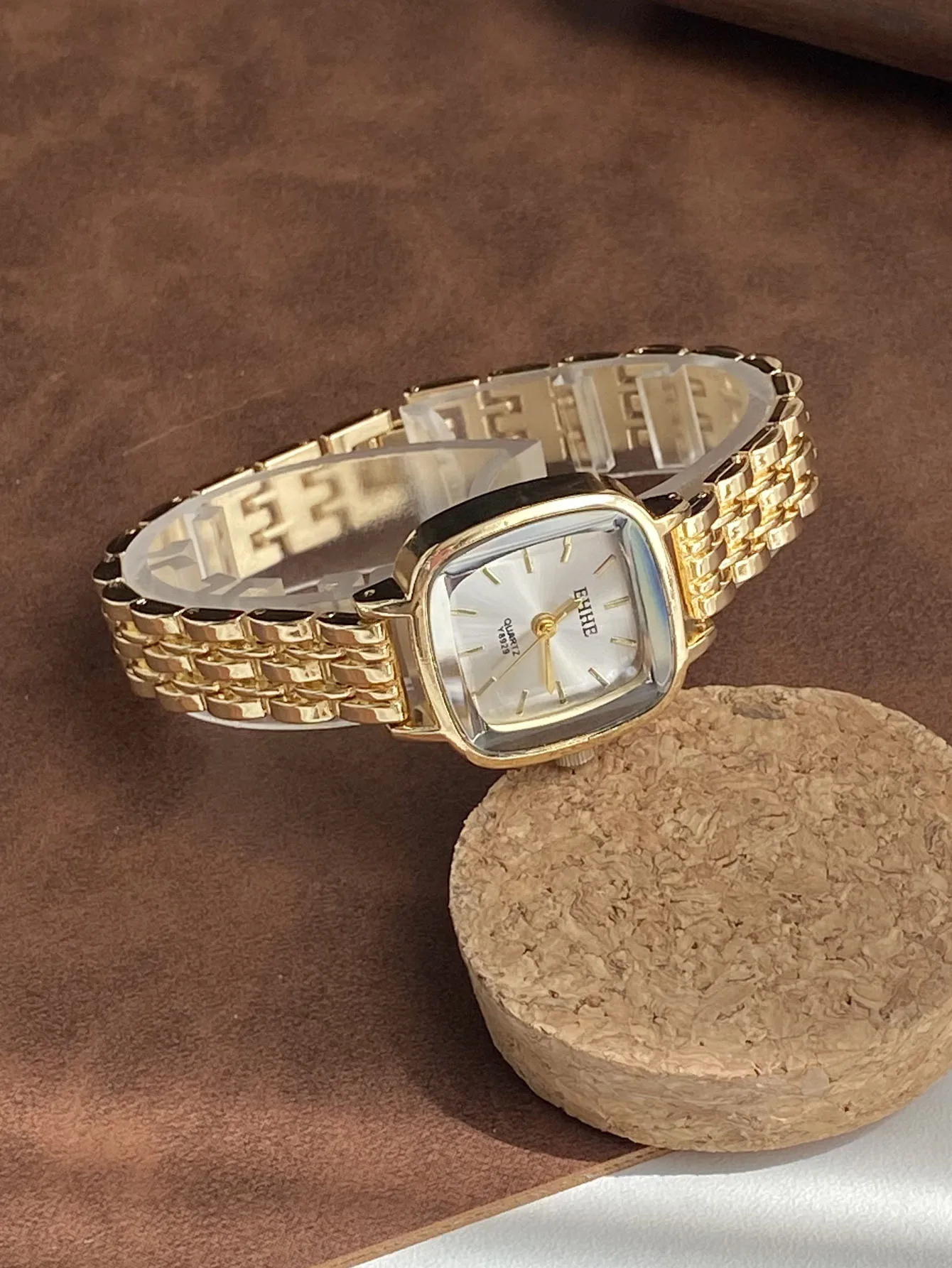 2025 Women's Fashion Square Watches Gold Alloy Strap Luxury Ladies Quartz Wristwatches Qualities Female Roman Scale Clock