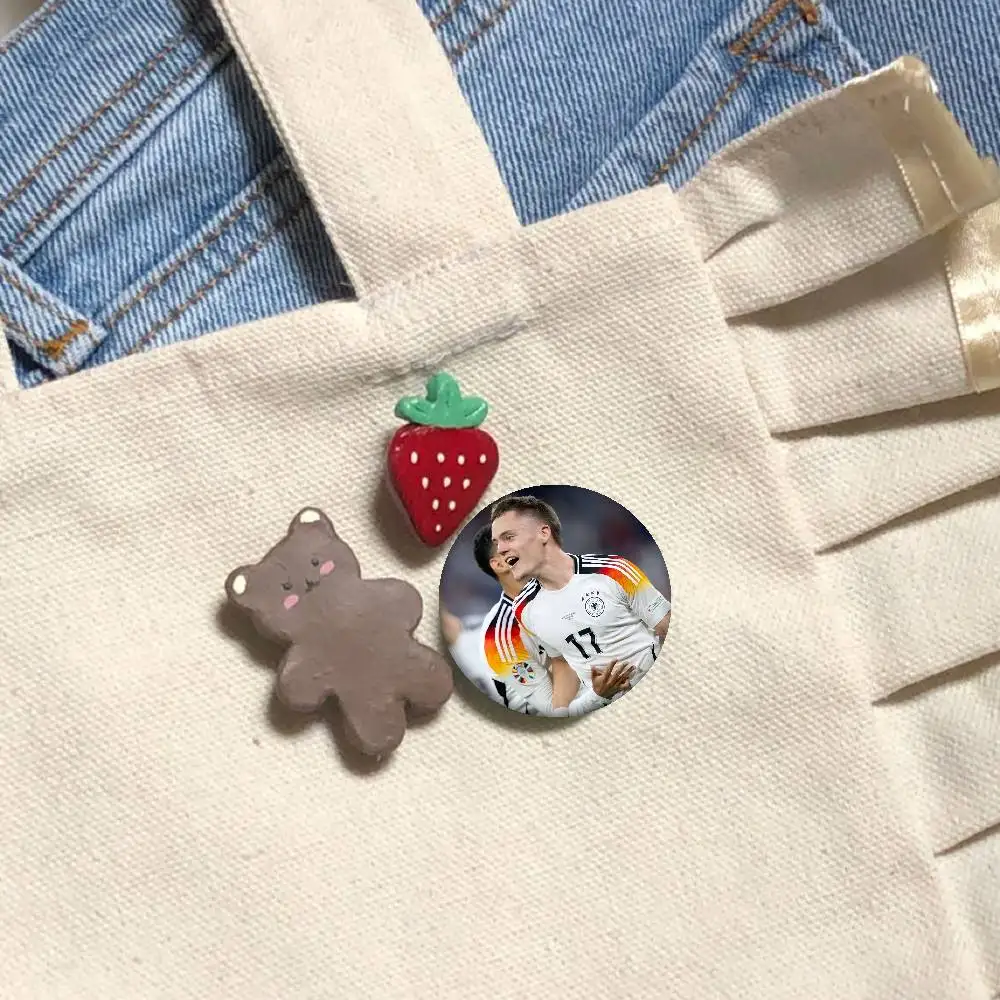 Florian Wirtz 58mm اليدوية بروش الكرتون تأثيري شارة على ظهره مجوهرات اكسسوارات هدايا #6