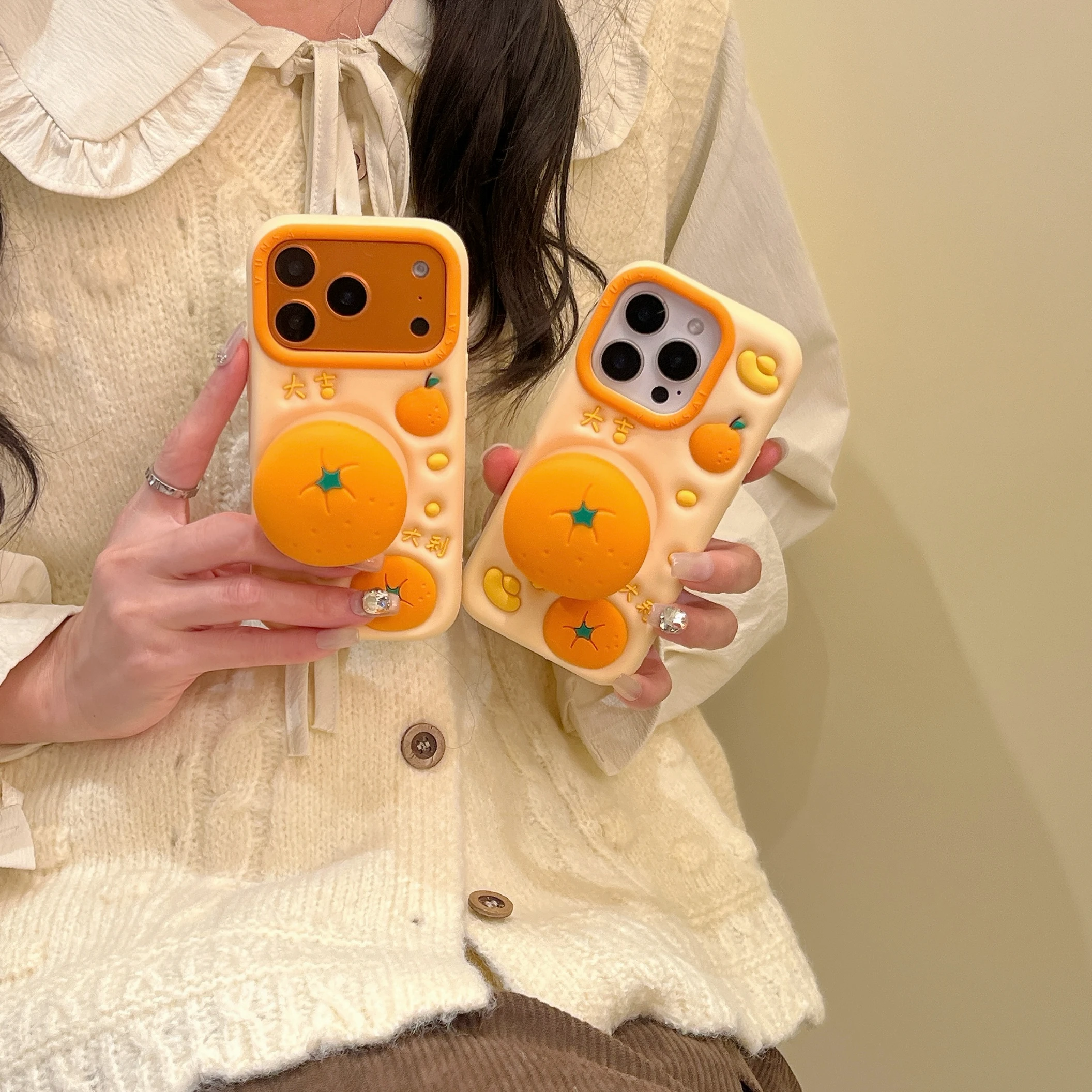 دعامة تصغير ثلاثية الأبعاد برتقالية لهاتف آيفون 17 برو ماكس 12 13 14 15 16 برو ماكس كارتون لطيف ، حافظة هاتف من السيليكون الناعم غطاء خلفي للبشرة