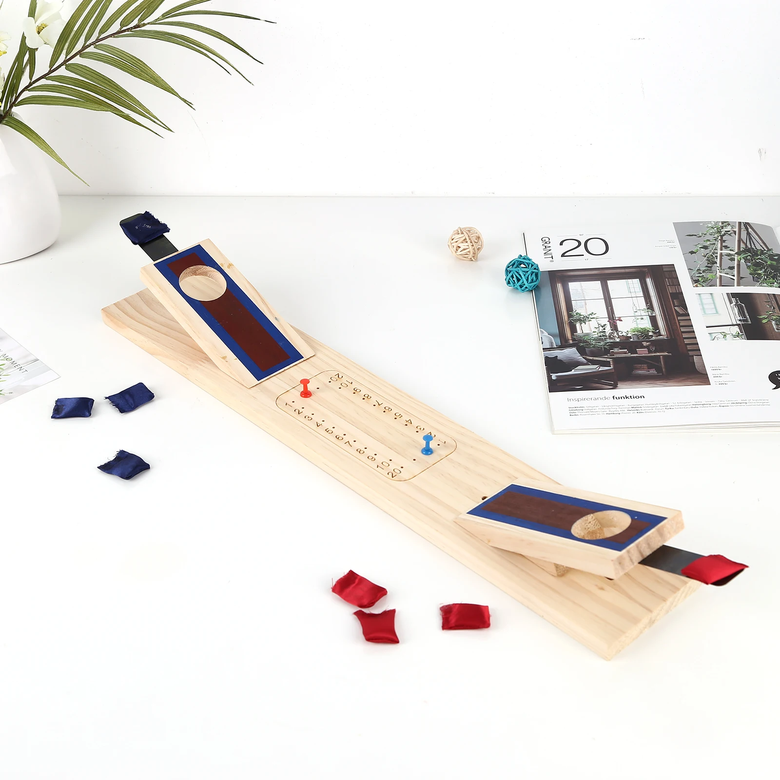 クラシックな卓上コーンホールゲームセット 室内ゲーム 家族パーティー ミニポータブルコーンホールボード 8個のビーンバッグ投げ