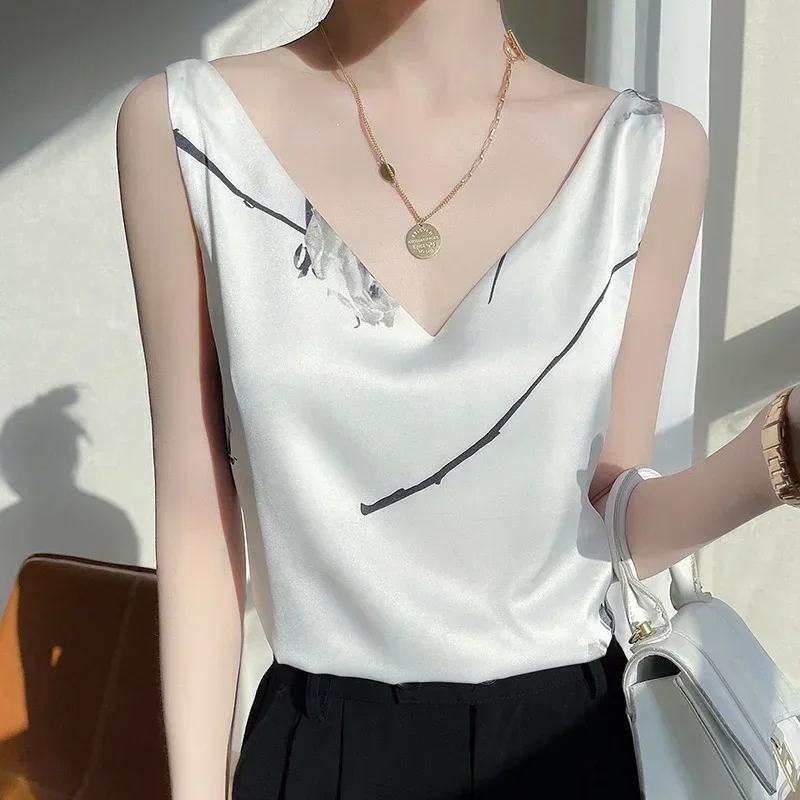 2025 Summer Women\'s V-neck Silk Top Satin Top With Beautiful Print Luxry Summer Vest Top Cropped Top Tops For Women Sexy Blouse