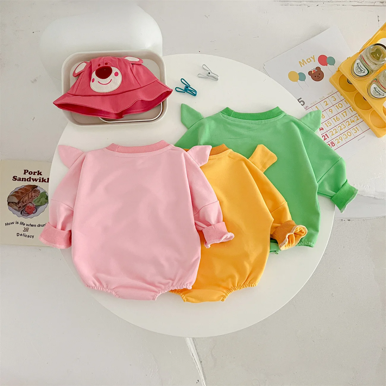 2024 Spring Infant Girls Triangle Puck Romper Cartoon Pink Piggy Green Big Eyed Cotton Baby Girl Bodysuit Newborn Girl Outfit