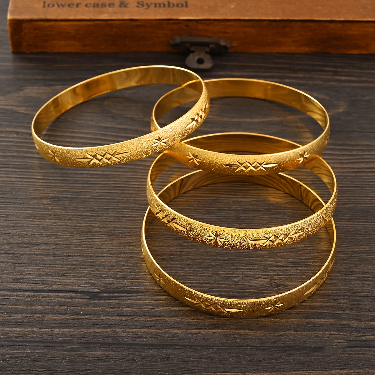 4PCS Gold Color Width 8mm Different Size Hawaiian Jewelry Polynesian Gold Plated Flower Bangles Girls Birthday Party Gifts