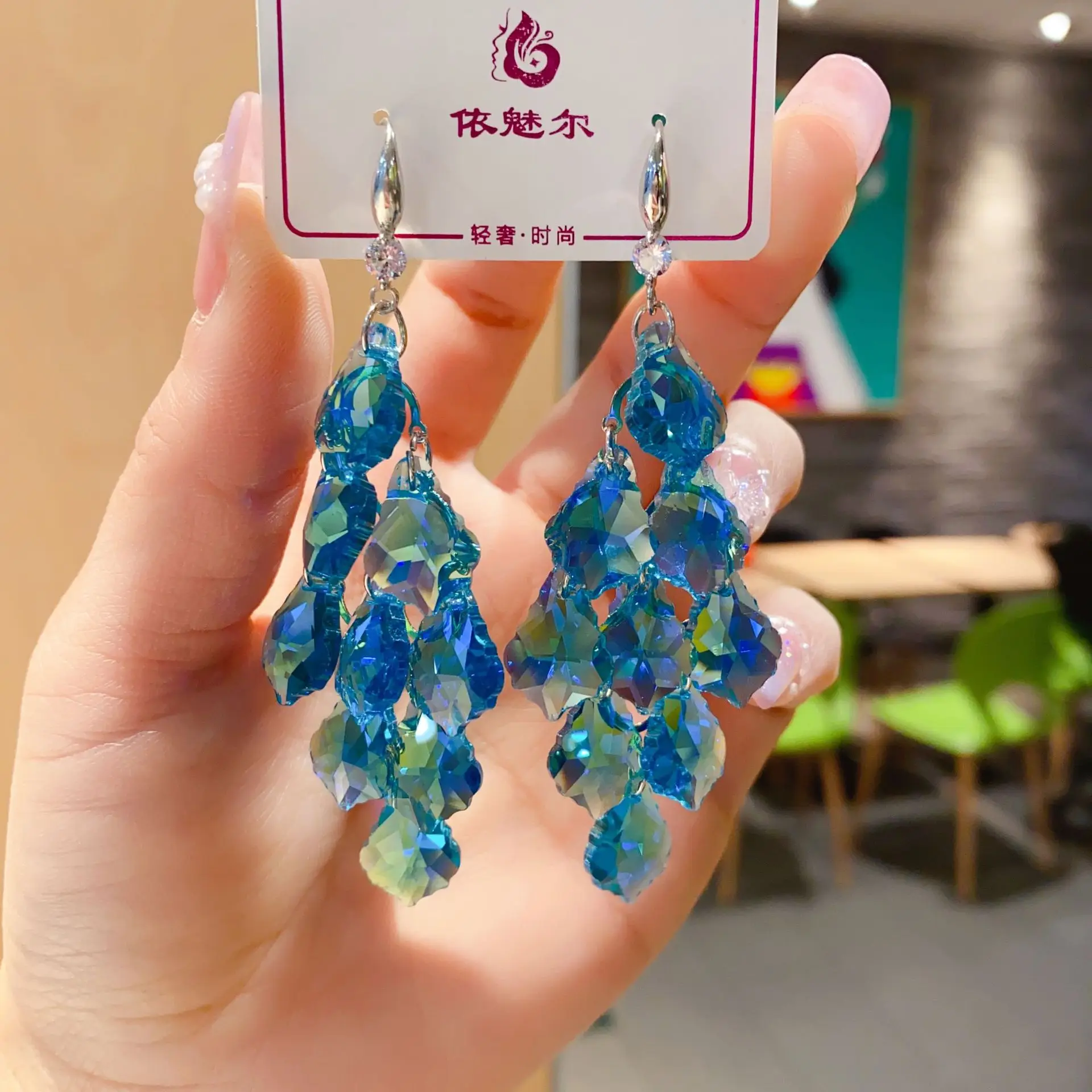 Korean version earrings for women long crystal drop jewelry Women\'s Light luxury hanging accessories 2024trend fashion jewellery