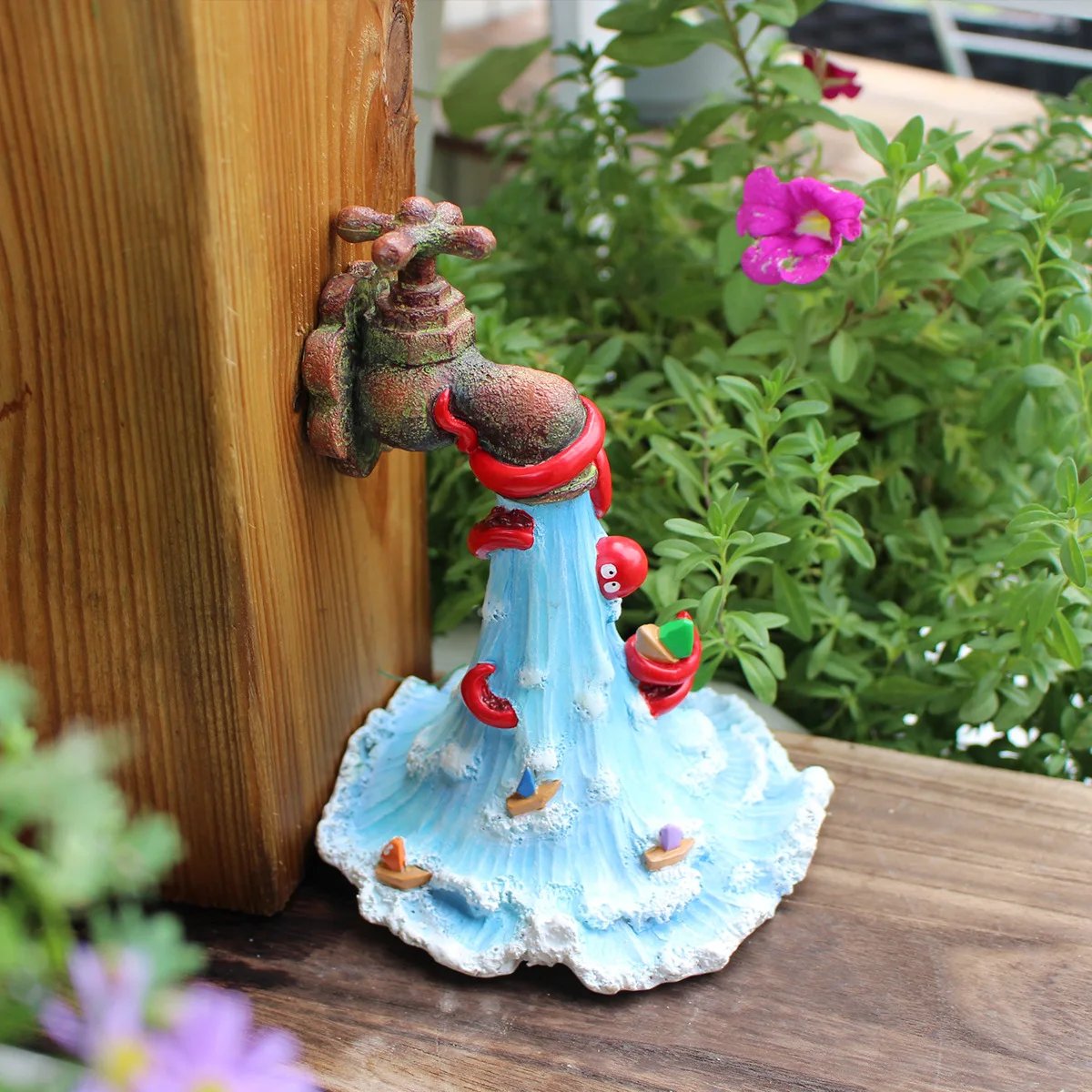 

Octopus Faucet Statue - Resin Garden Decor with Water Wave Design‌