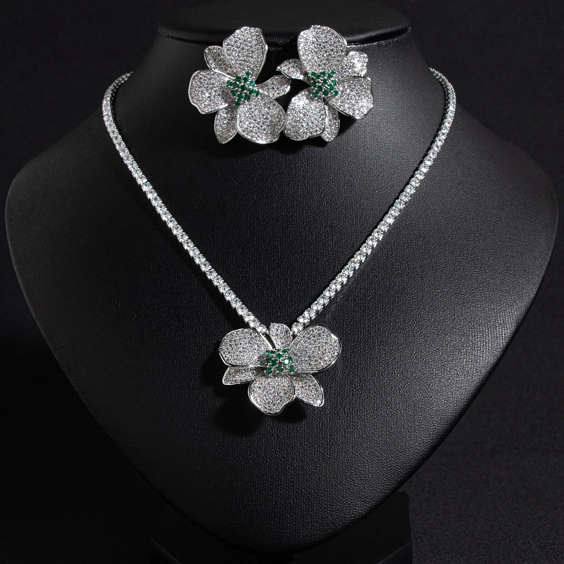 

Popular High-end Flower Set Ladies Bridal Jewellery Necklace Earrings Set Bridal Wedding Party Dress Dinner Accessories