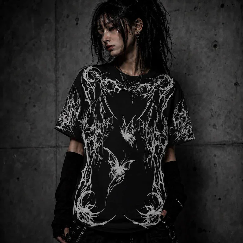 Sommerliches Gothic-Kreuz-Skelett-T-Shirt in Schwarz-Weiß, Alternative Unisex-Emo-Oberteil mit kurzen Ärmeln, Paar-T-Shirt, lässige Oberteile für Damen und Herren – Detail 5