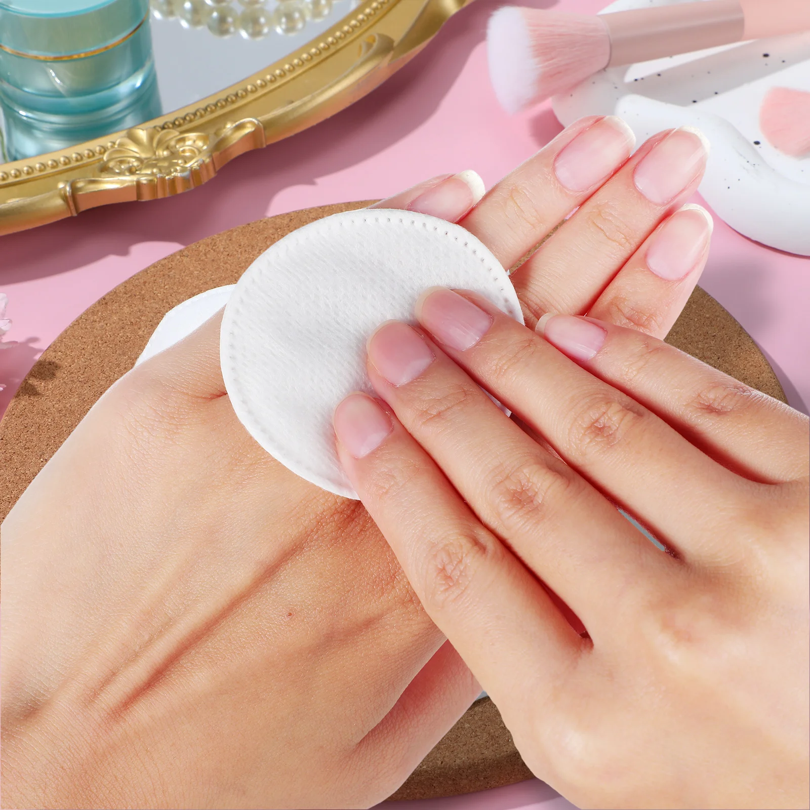 

200Pcs Thickened Makeup Cotton Pads Premium Skin-Friendly for Facial Cleansing Toner Application Daily Care Routine