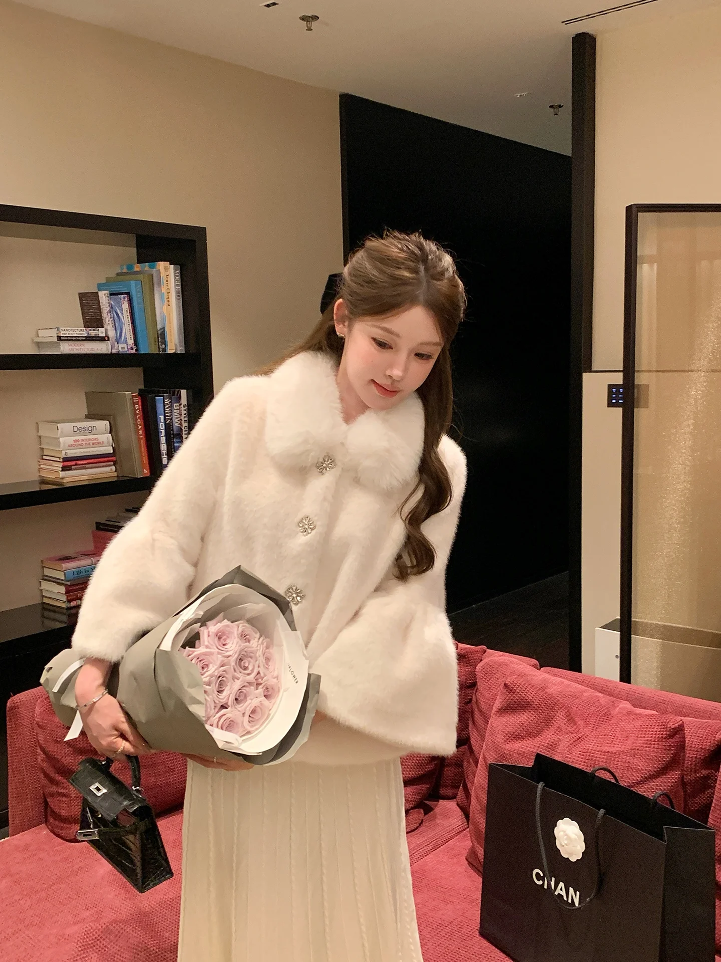 

Экологичная белая шуба из искусственного меха для женщин, зимнее пальто в стиле Ян Сяолянь, имитация меха норки, молодежная мода, французский стиль