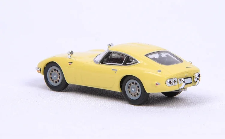 1/87 Scale Real Classic 2000 GT Car Models Small Perfect Simulation Handmade Car Toy Vehicles Model Collection