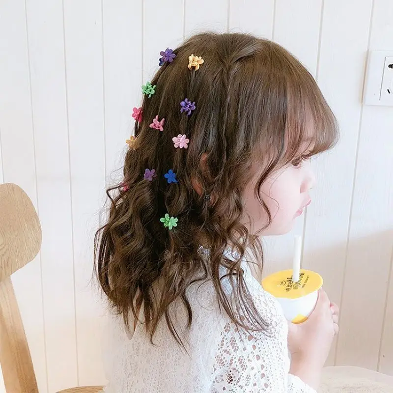 50pcs Girls Small Hair Claw Clips Colorful Plastic Clips Hairpin Flower Heart Mini Multi-Shape Hair Claw Kids Hair Accessories