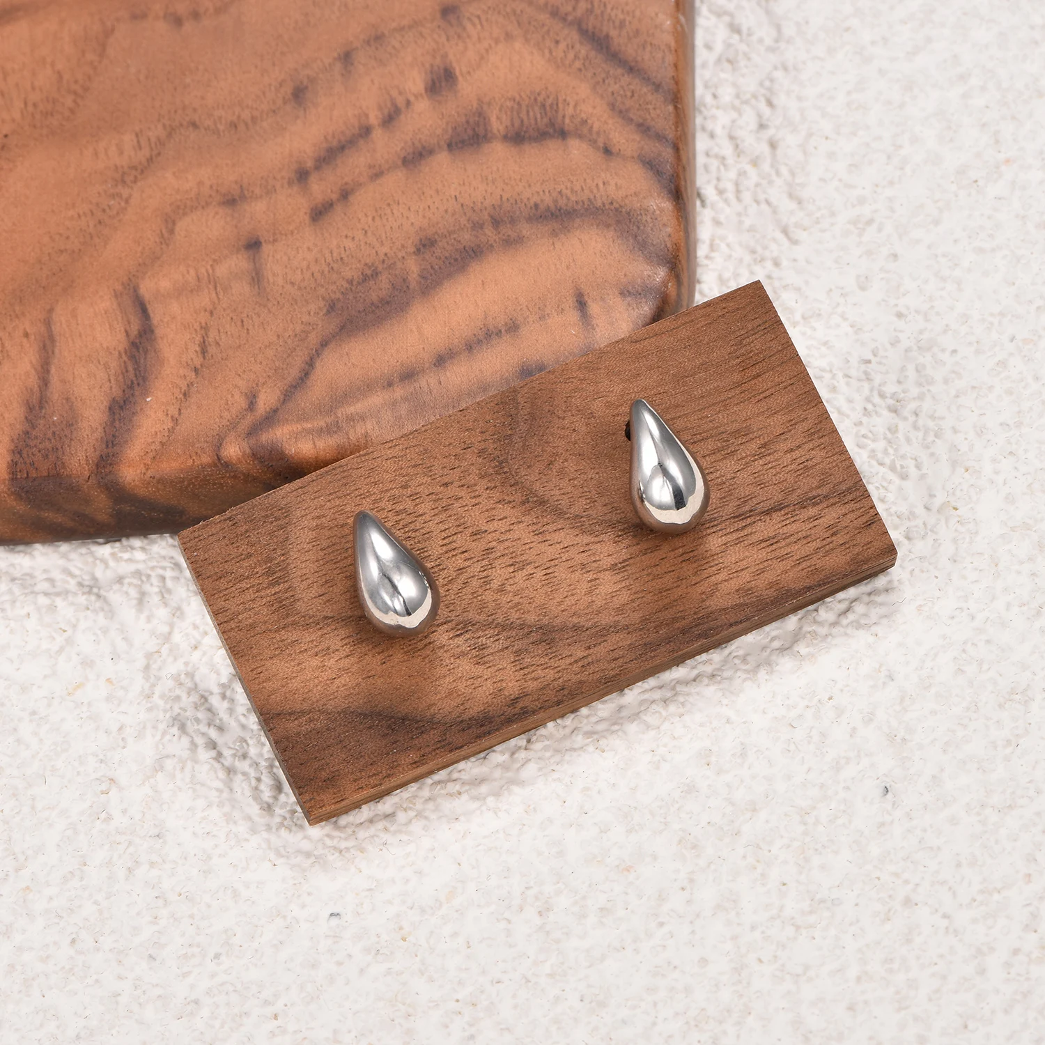 2 Stück/Paar, silberfarben, goldfarben, Edelstahl, tropfenförmige Ohrstecker, verblasst nicht, poliert, für Damen, Ohrhaken, Schmuckzubehör. – Detail 2