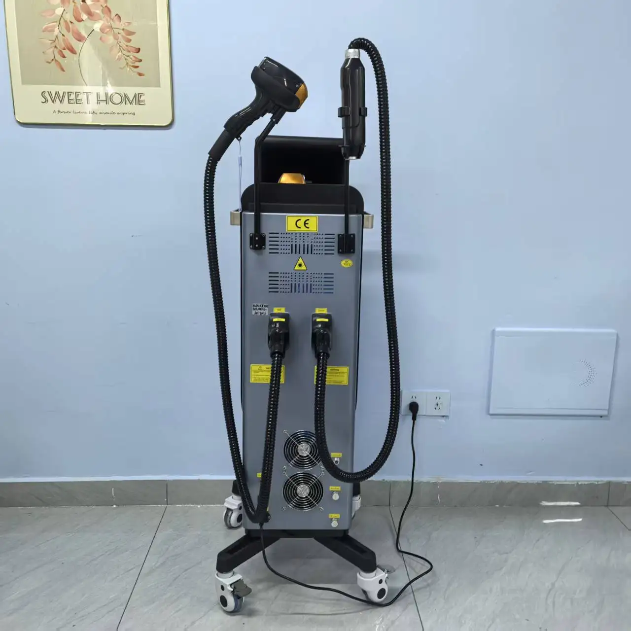 Diode Laser Hair Removal 4 Wavelengths  Pico Tattoo Removal Machine  755nm  FAC Collimation Ice Cooling System Foldable Touch