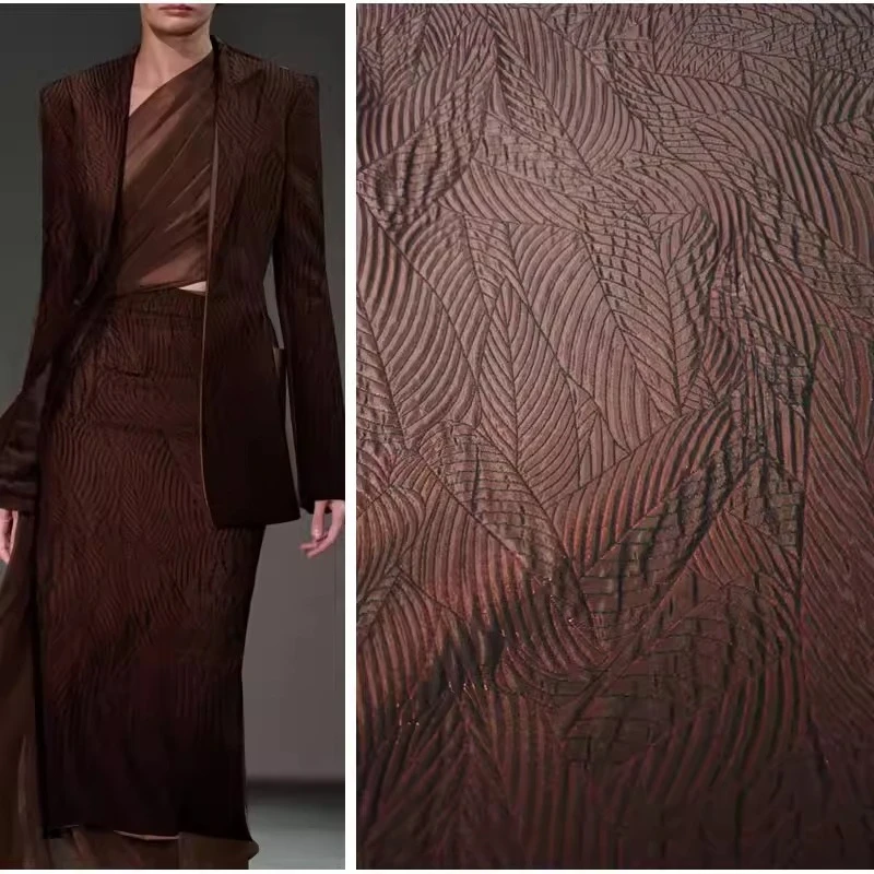 Tela con Textura Irregular de Hojas Brillantes Color Castaño para Chaquetas, Pantalones y Faldas de Primavera y Otoño, Tela de Moda Creativa para Diseñadores