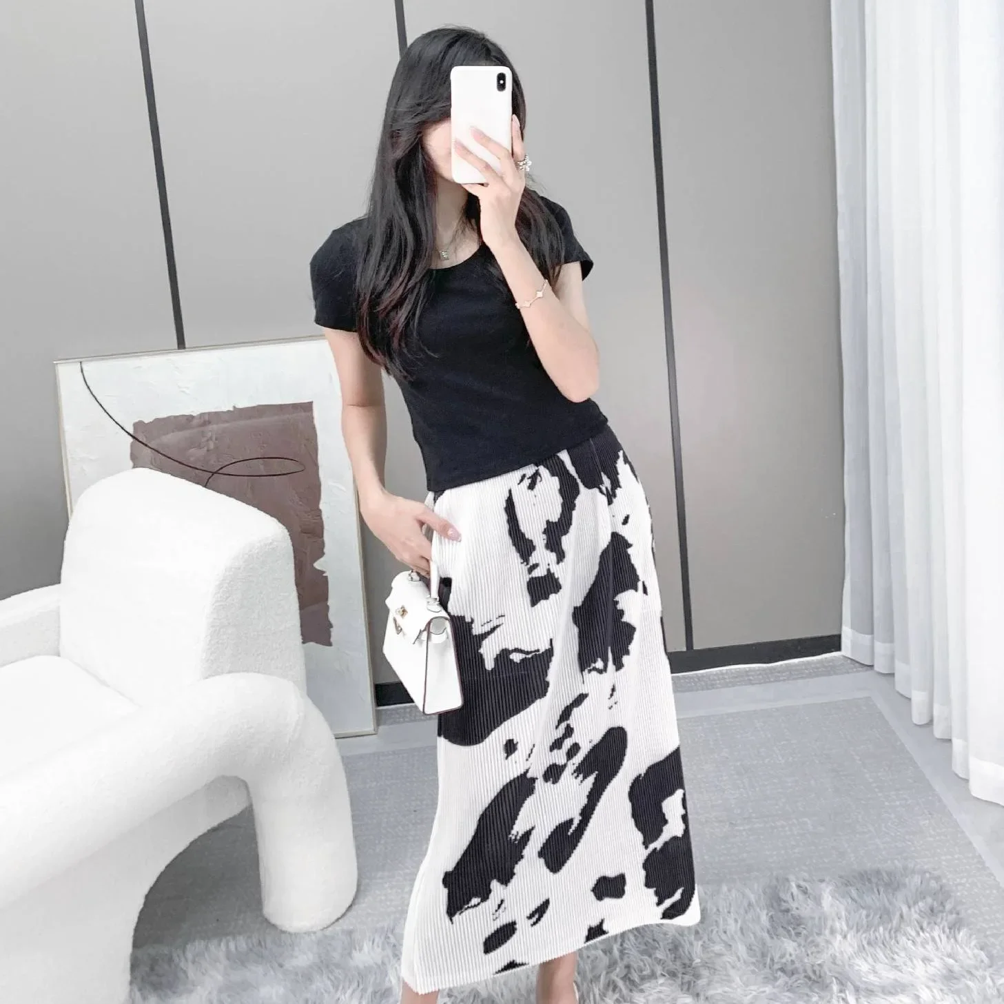 High-end Color Collision Print Pleated Half-body Skirt Female Autumn New Temperament Commuting Thin Elastic Waist A-line Skirt