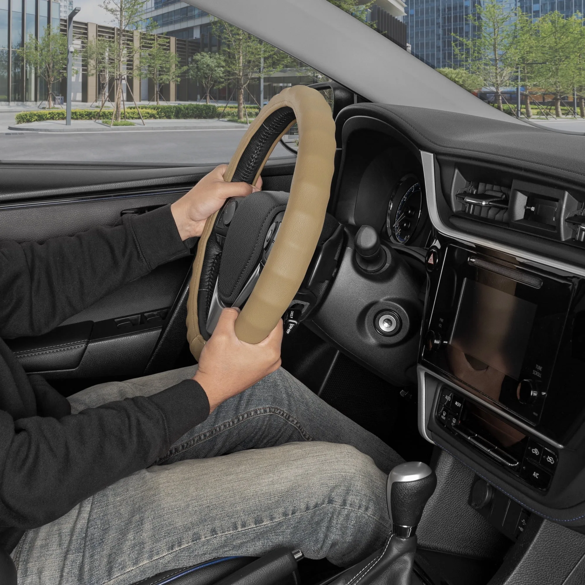 غطاء عجلة قيادة السيارة من الجلد BDK مقاس 13.5 بوصة - 14.5 بوصة (صغير/بيج أسمر) - مقاس عالمي، سهل التركيب، أقصى حماية