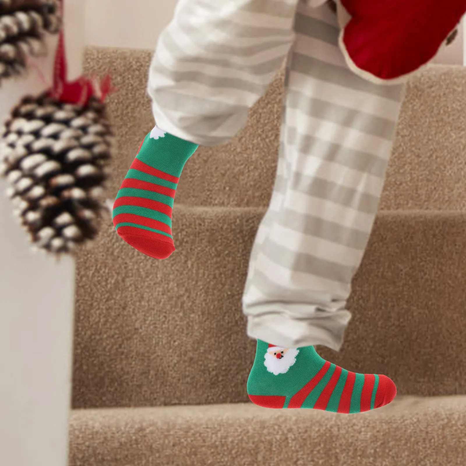 

5pcs Christmas Mid-Cut Socks For Kids Comfortable Stretch Cotton Sweat-Wicking Design For Indoor Outdoor Activities Novelty