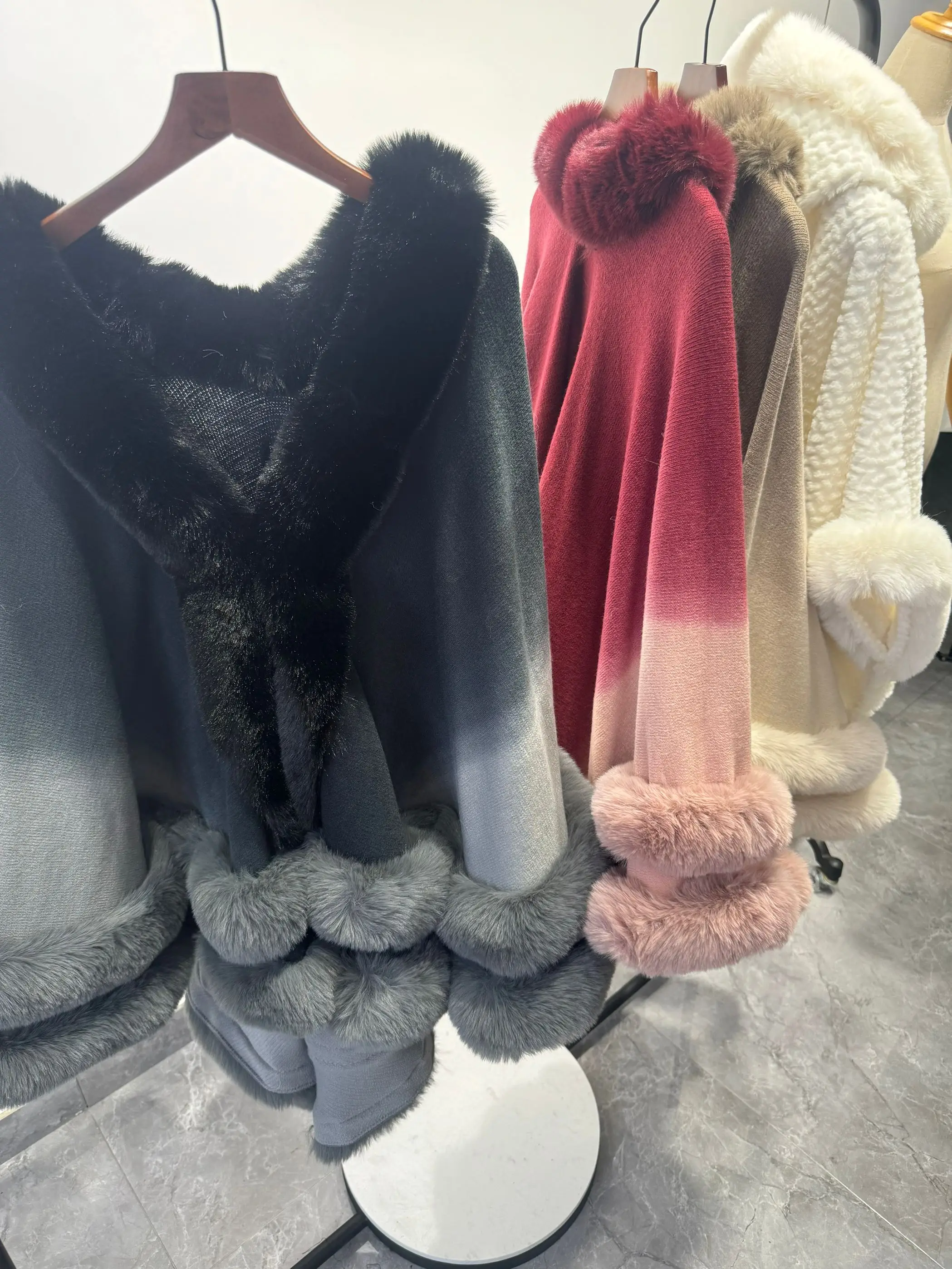 2024 Winter 2 Circle Faux Fur Collar Big Pendulum Shawl Overcoat Loose Cloak Women Warm Gradient Colors Cashmere Poncho Capes