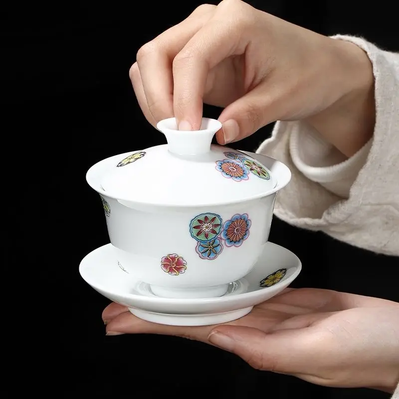 Classic Sancai White Ceramic Tea Tureen, Elegant Gaiwan for Serving Guests Generously, Glossy Glaze Reveals Tea’s True Color