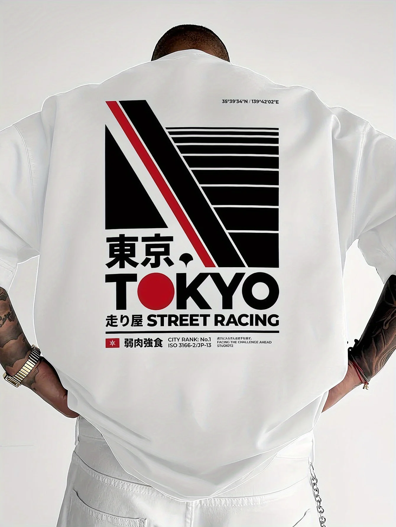 Camiseta gráfica Tokyo Street Racing para hombre, camiseta informal holgada de poliéster transpirable con diseño de texto y rayas japonesas