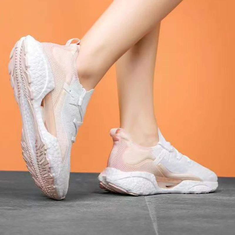 Scarpe da papà in stile Hong Kong di nicchia da donna, scarpe bianche piccole sportive versatili di nuova tendenza 2023 da donna