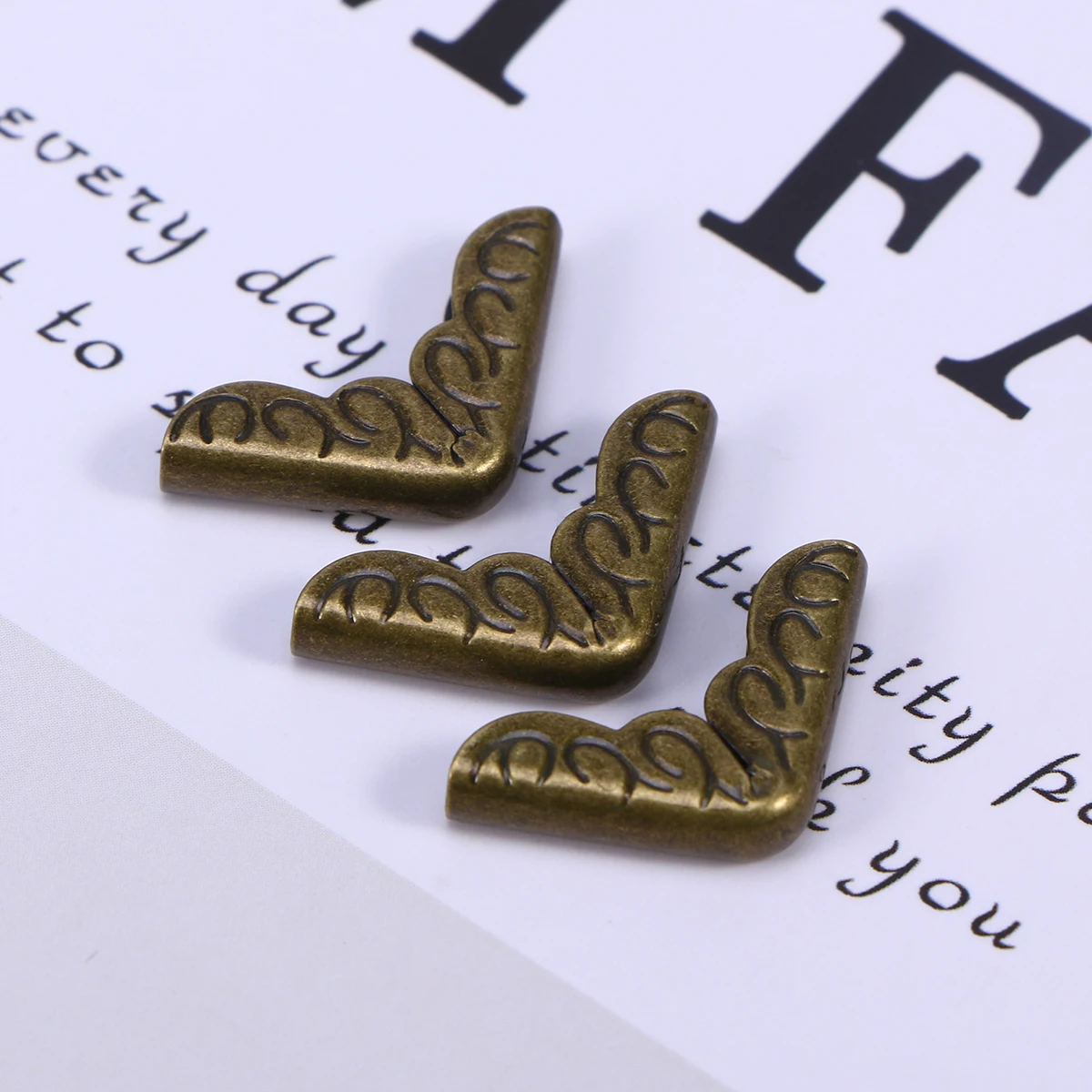 

20 Pcs Metal Corner Protectors Durable Retro Carved Book File Scrapbooking Photo Notebook Menus Hardware Protection Accessories