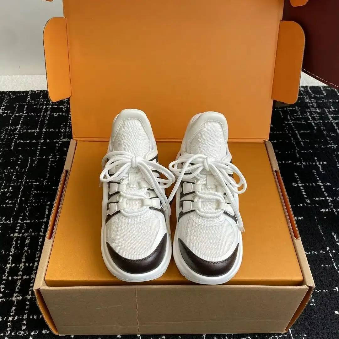 Fashion Two‑Tone Breathable Mesh Patchwork Athletic Sneakers Unique Sculpted Wave Platform Sole Pull Tab Heel Design Elevated Casual Walking Shoes