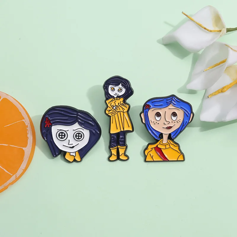 Simpatico cartone animato Disney Coraline the Secret Door Badge regali per bambini amici accessori spille per zaini spille per donna uomo