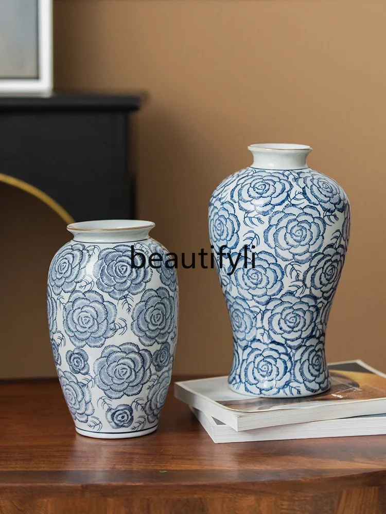 Blue and white porcelain vase underglaze color hand-painted high temperature ceramic ornament New Chinese decoration