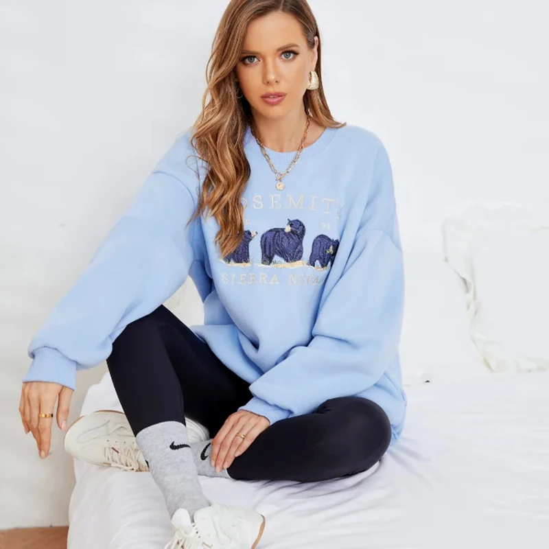 Vintage Cotton Long Sleeve Sweatshirt Sky Blue Crewneck Oversize Sweatshirt Women Embroidery Bear Graphic Sweatshirts For Women
