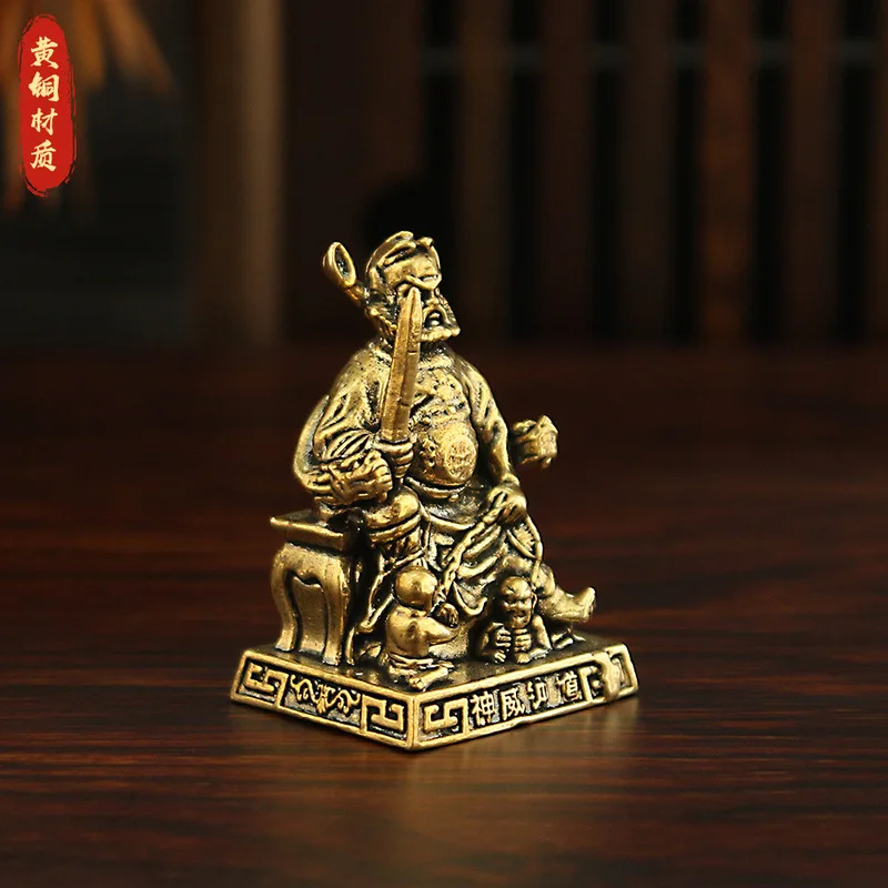 Brass Zhong Kui retro antique, a decorative craft item for office, entryway, or desktop, featuring the legendary figure of Z