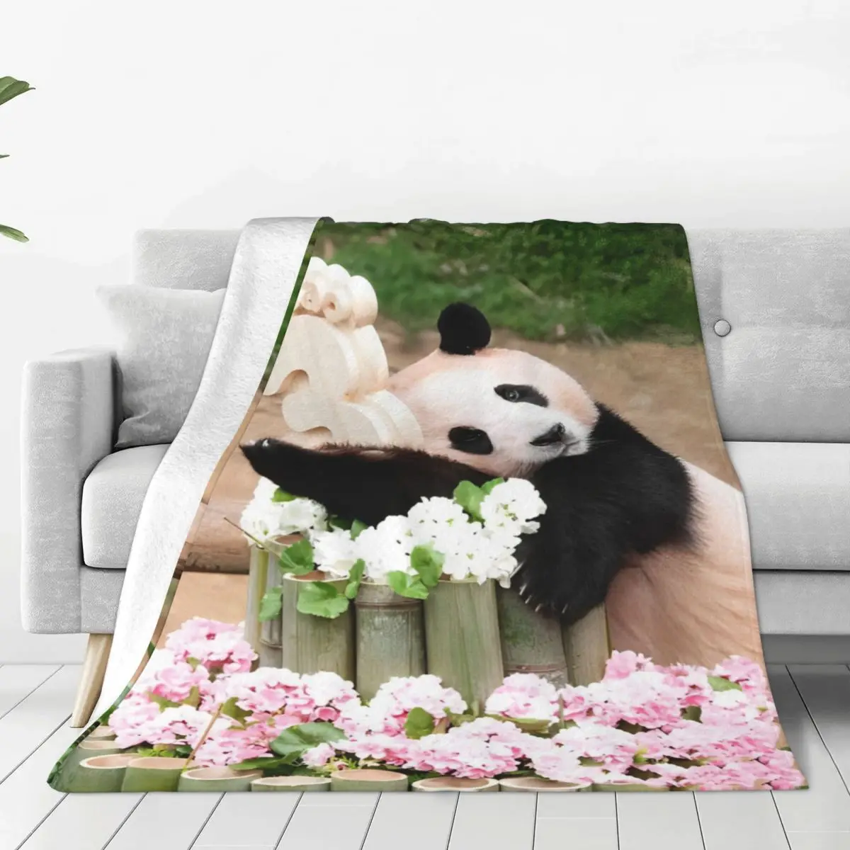 Fubao Panda Fu Bao Animal Flannel Blanket Flower Super Warm Throw Blanket for Bed Camping Street Trend Bedspread Sofa Bed Cover